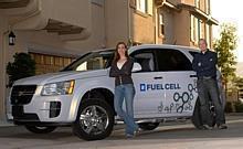 Jackie und Ben Lee aus dem kalifornischen Burbank werden 2008 den Chevrolet Equinox Fuel Cell in der Praxis testen. Foto: Auto-Reporter/General Motors